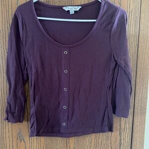 Plum Ribbed Scoop Neck Crop Top with Front Snap Detail
